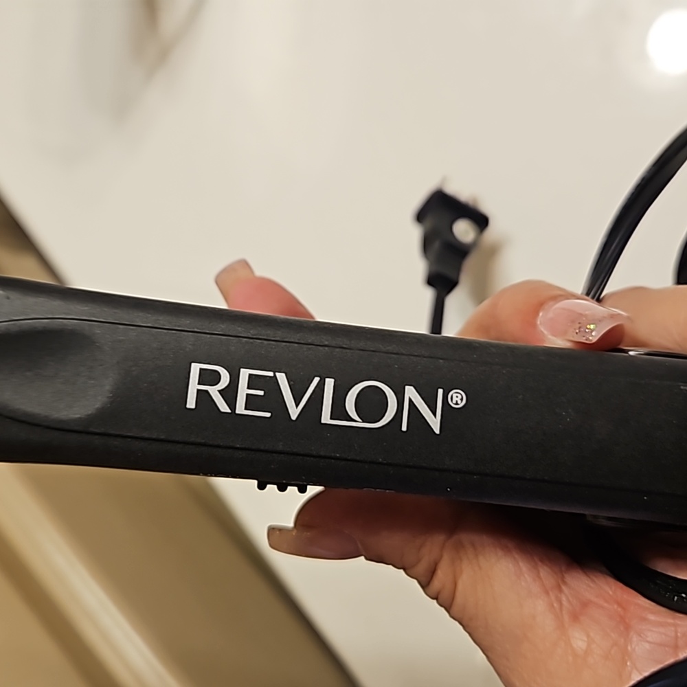 Revlon straightener